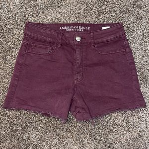 American Eagle / size: 6 / maroon jean shorts, super stretch, high waisted